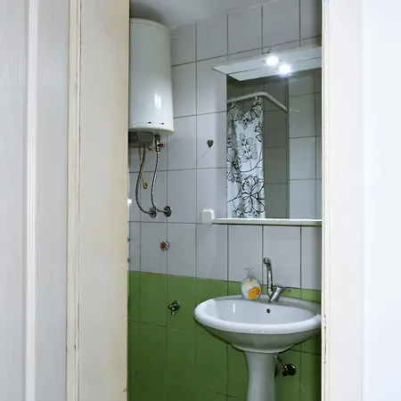 Sani Suteren דירה