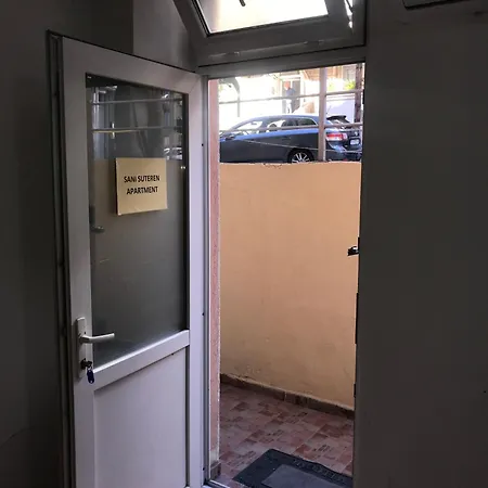 Lägenhet Sani Suteren *